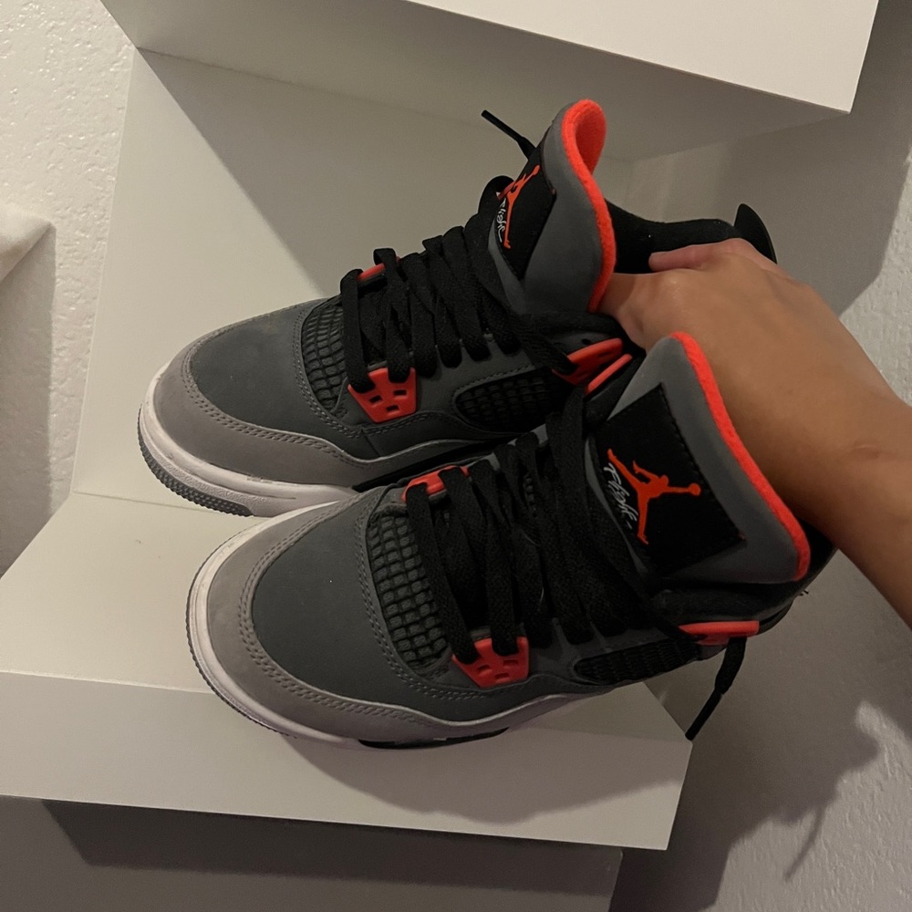 jordan 4s infrared size 3.5Y